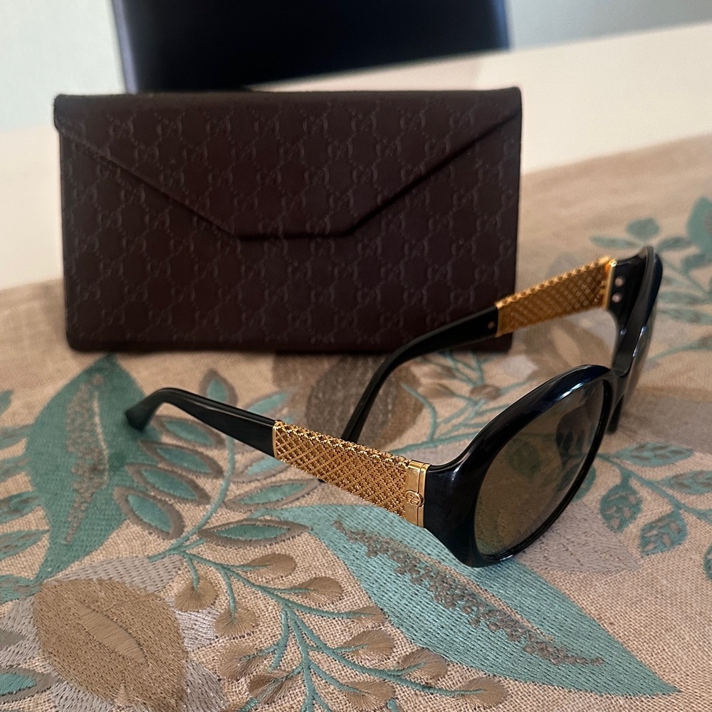 Gucci Black and Gold Sunglasses